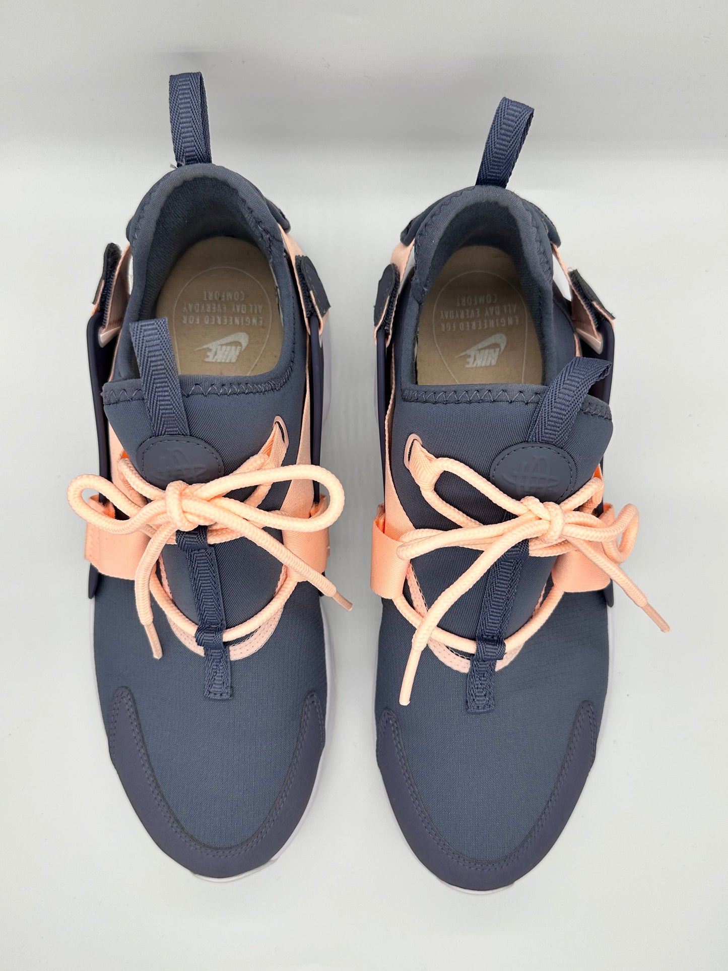 Nike Air Huarache City Low (Women)