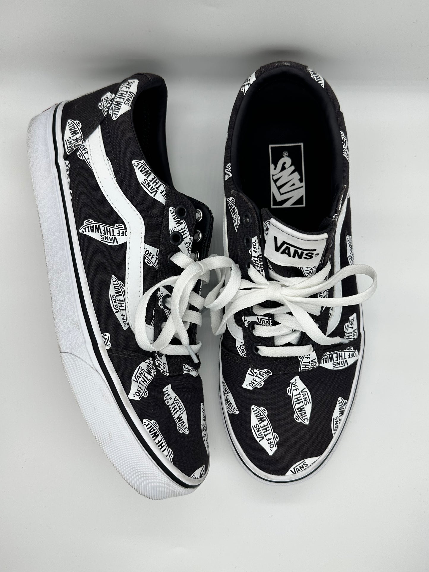 Men’s Vans “Off The Wall” Shoe