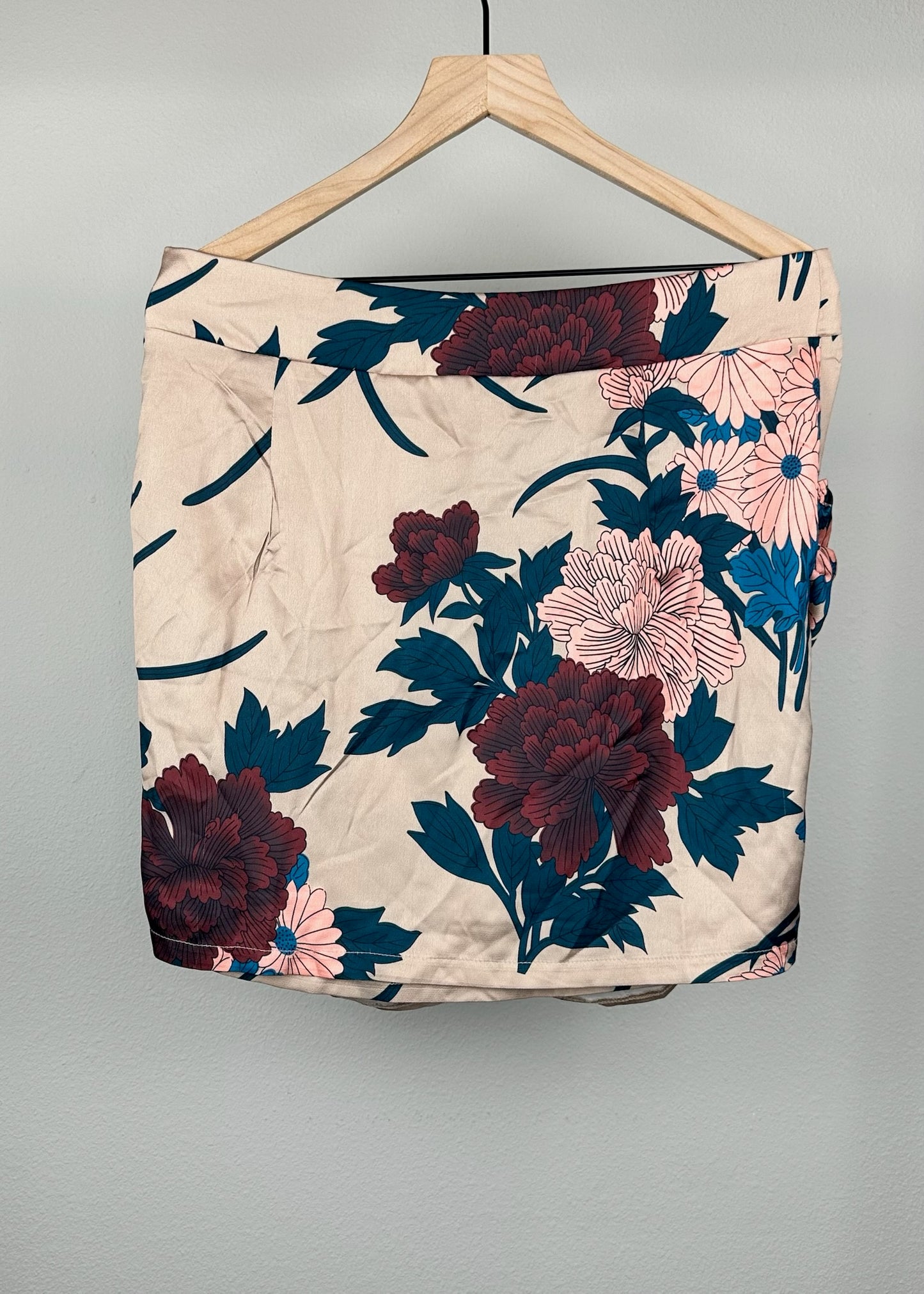 Floral Skirt by Pretty Little Thing