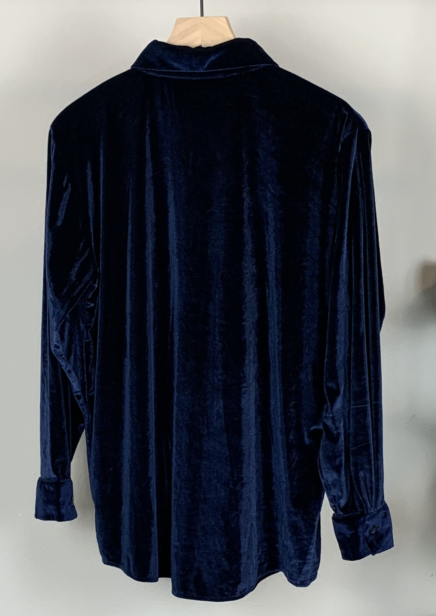 Poly/Spandex Button Up By Carolyn Taylor