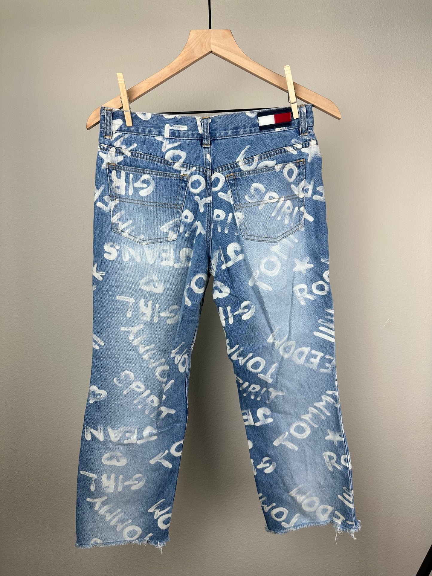 Tommy Jeans Graffiti Denim