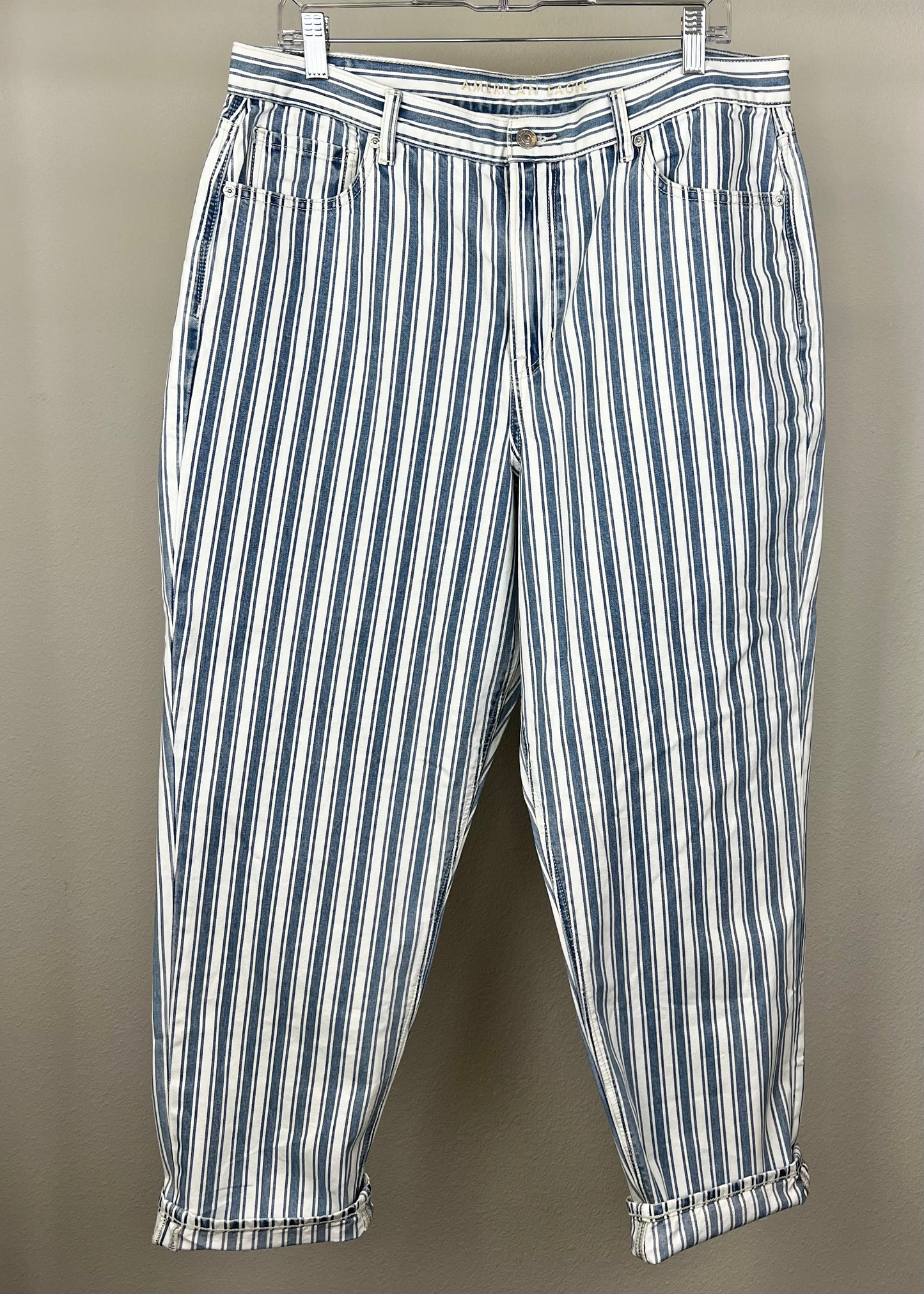 American Eagle Curvy Mom Jeans