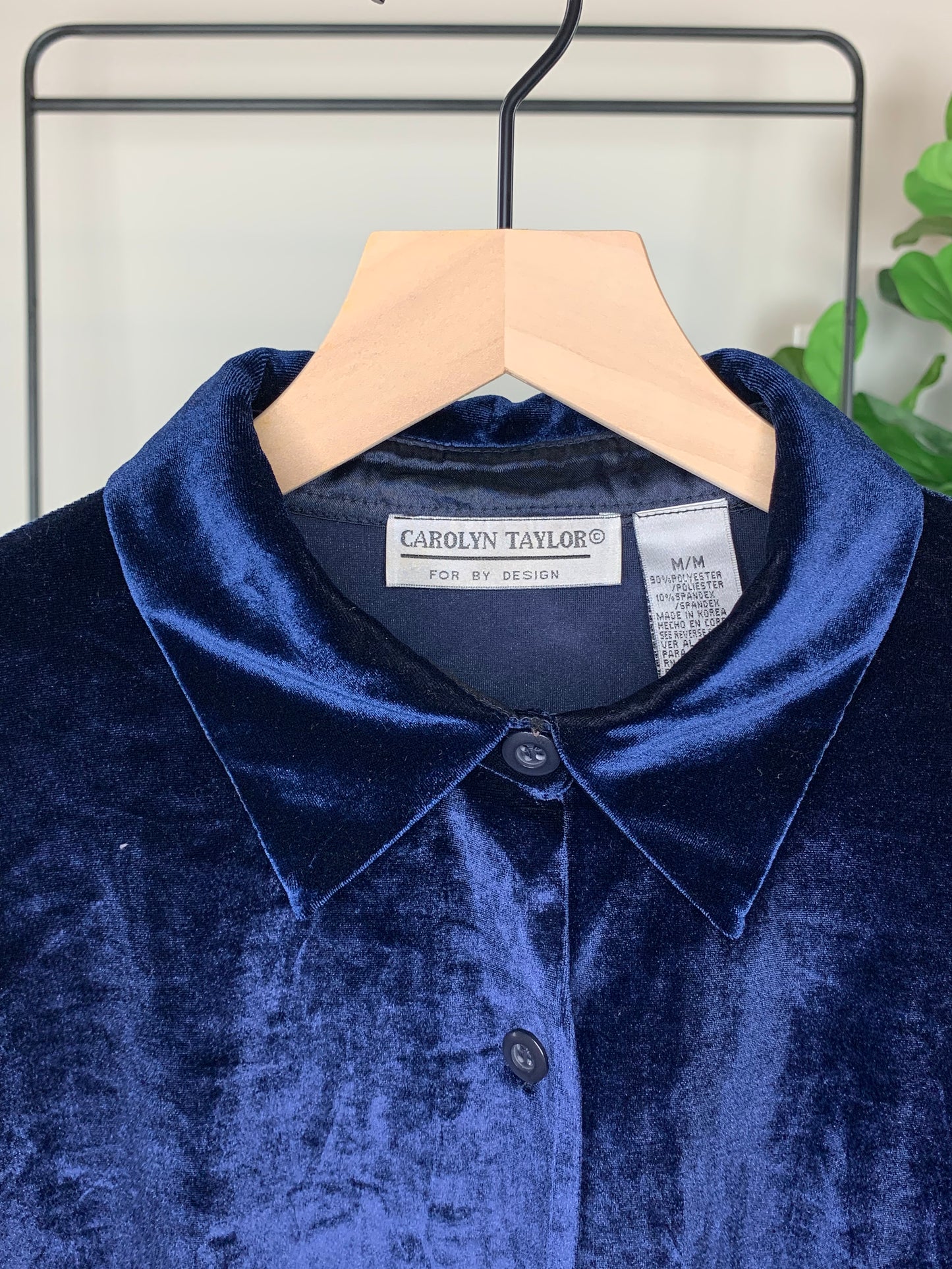Poly/Spandex Button Up By Carolyn Taylor