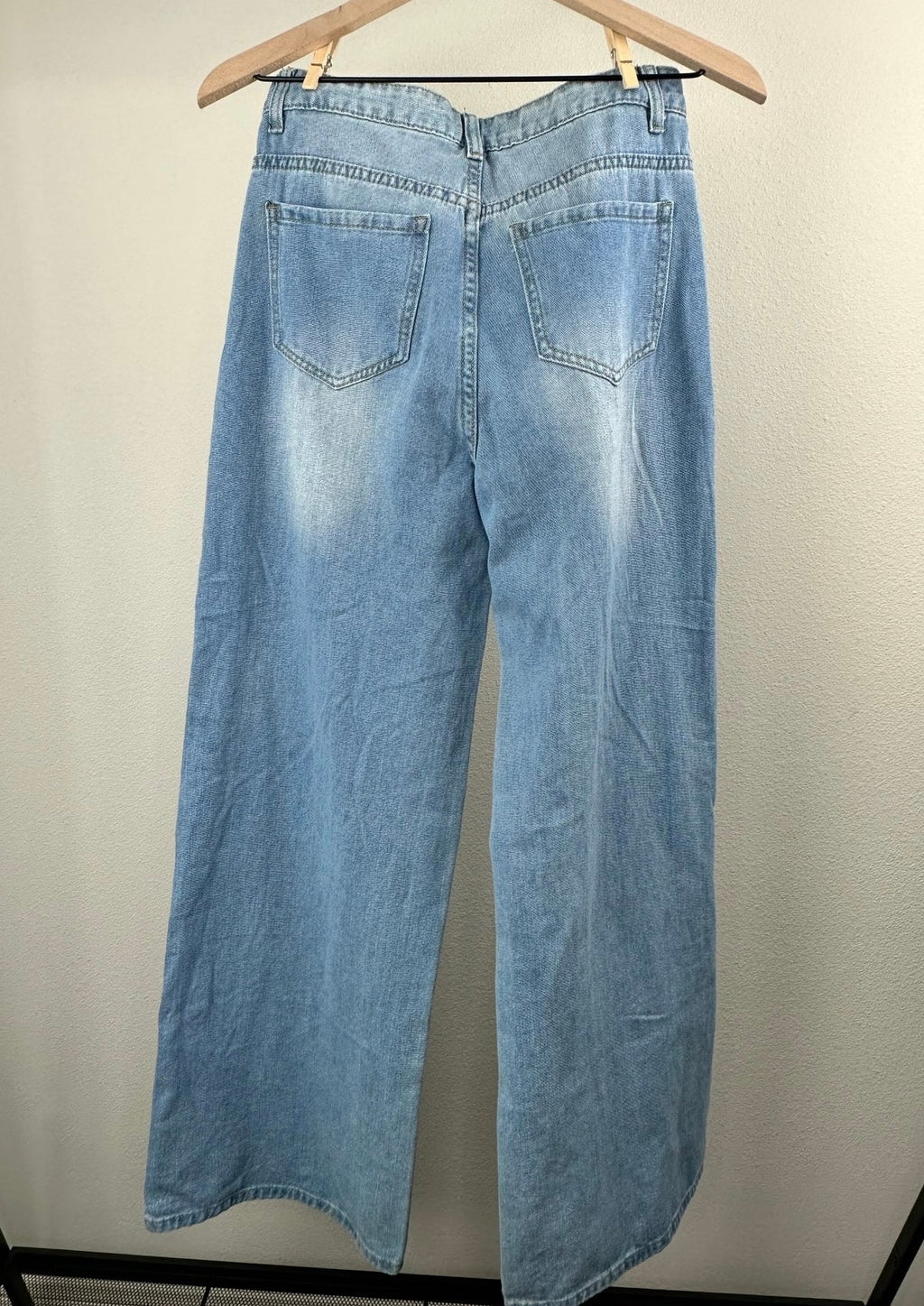 Light Wash Wide Leg Jeans By Shein