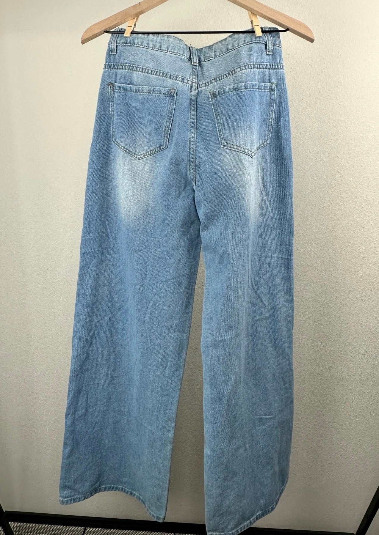 Light Wash Wide Leg Jeans By Shein