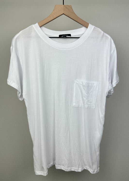Women’s white pocket t-shirt