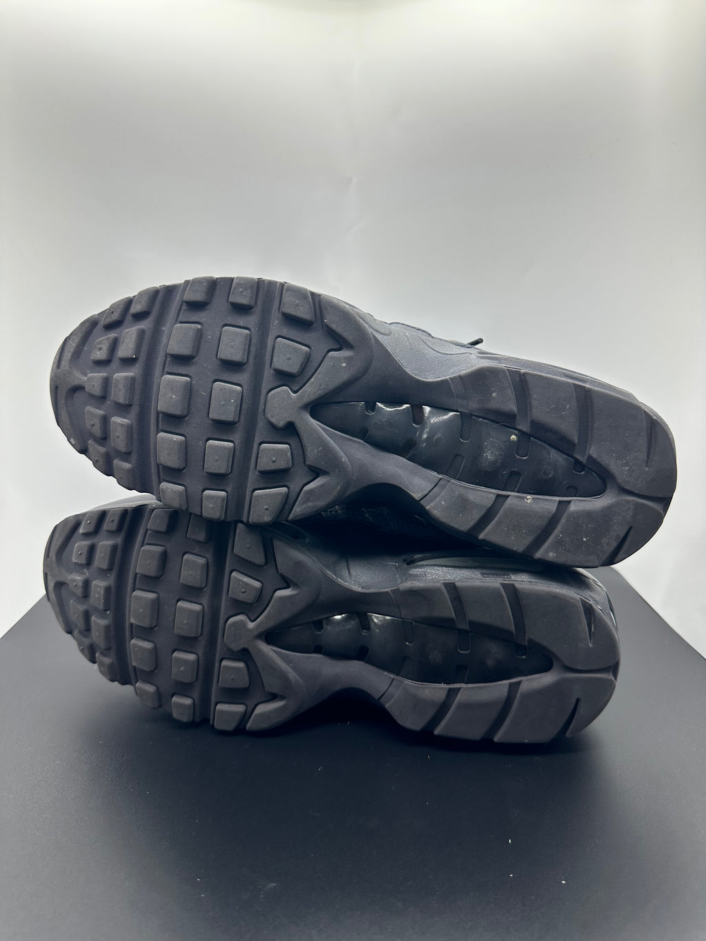 Nike Air Max 95 LX Oil Grey Reflective Running Shoes (Women's 9)