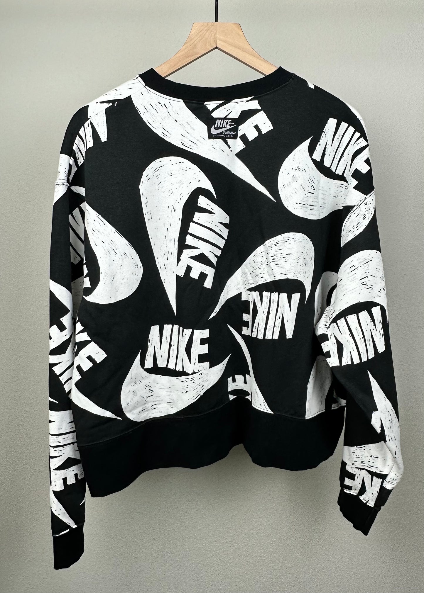 Womens Black and White Graphic Sweater By Nike