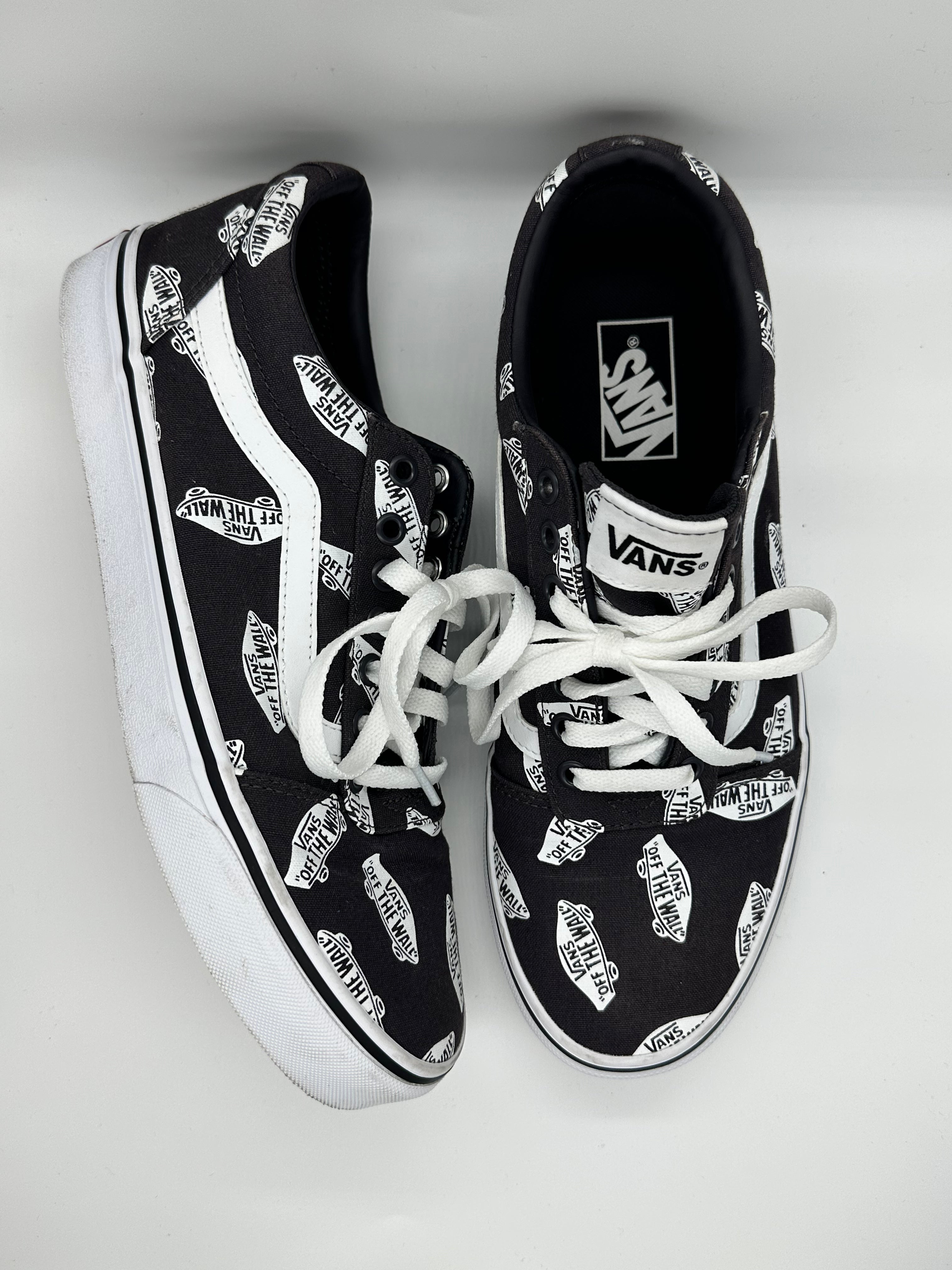 Men’s Vans “Off The Wall” Shoe