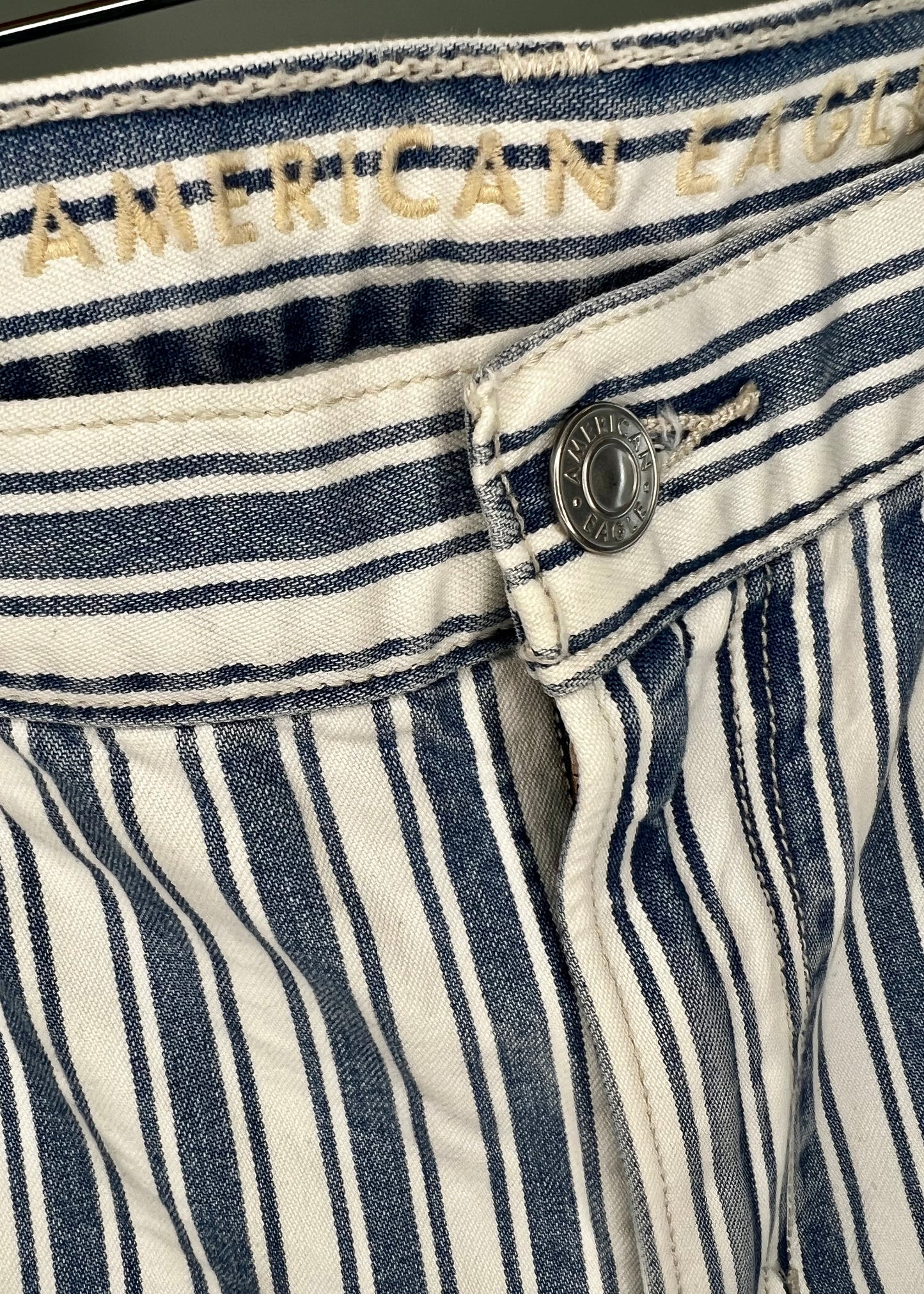 American Eagle Curvy Mom Jeans