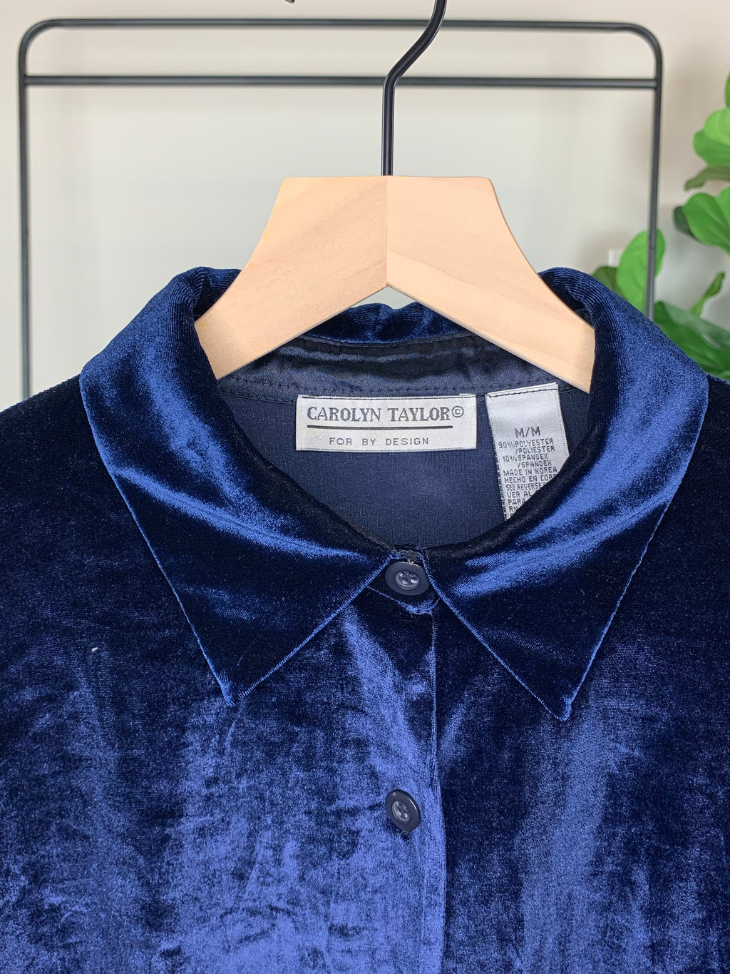 Poly/Spandex Button Up By Carolyn Taylor