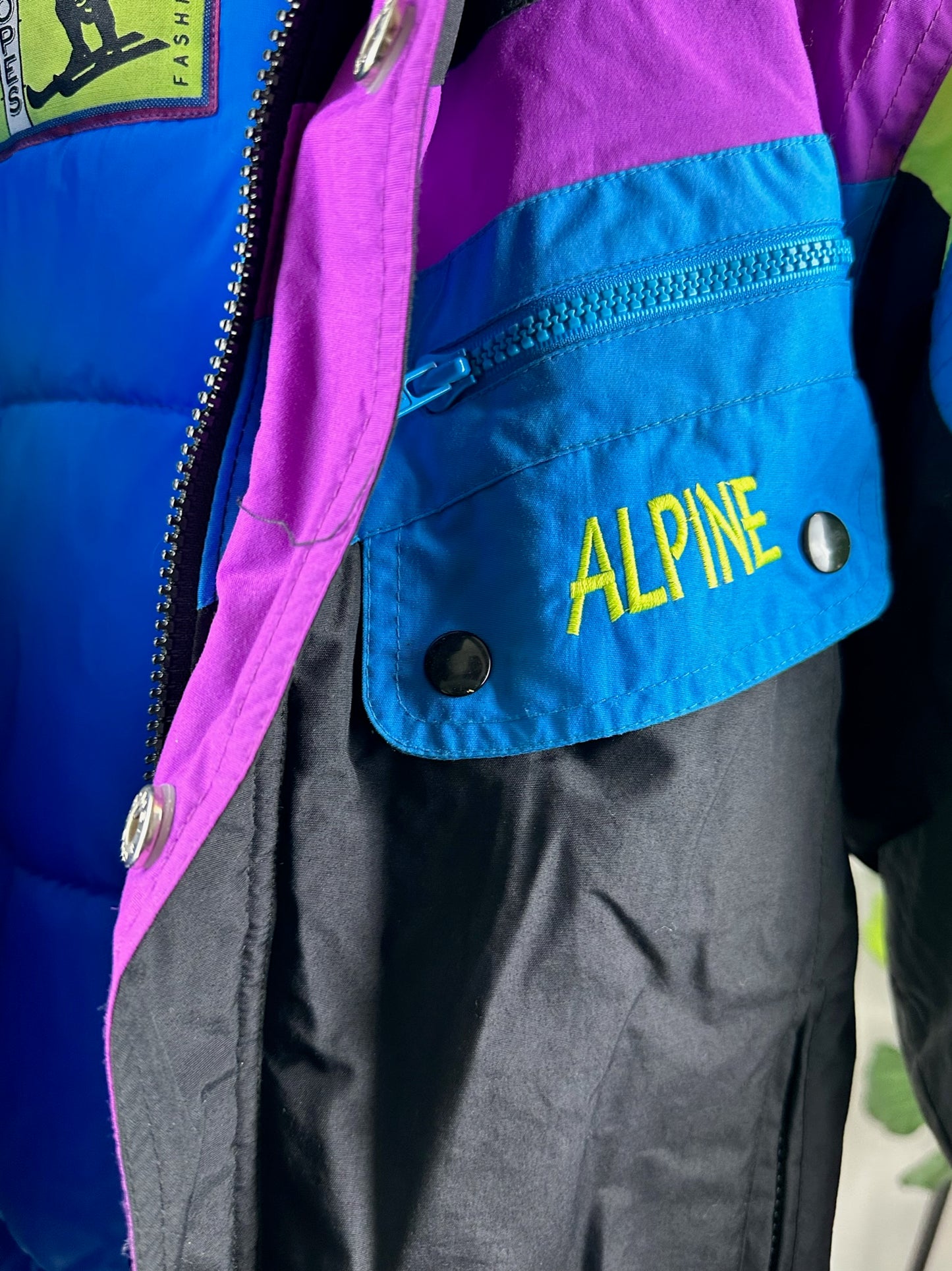 Vintage Steep Slopes Alpine Ski Jacket