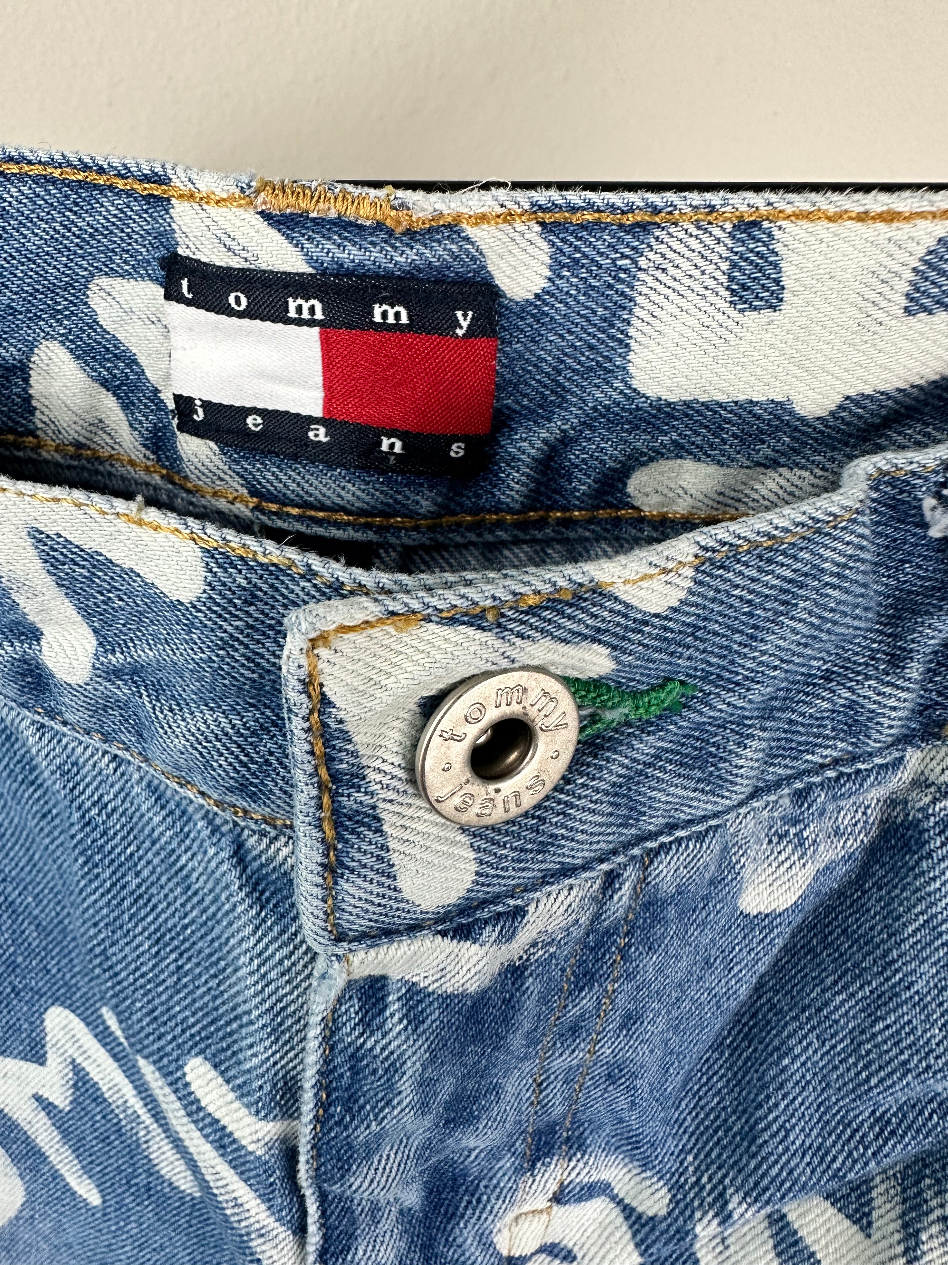 Tommy Jeans Graffiti Denim